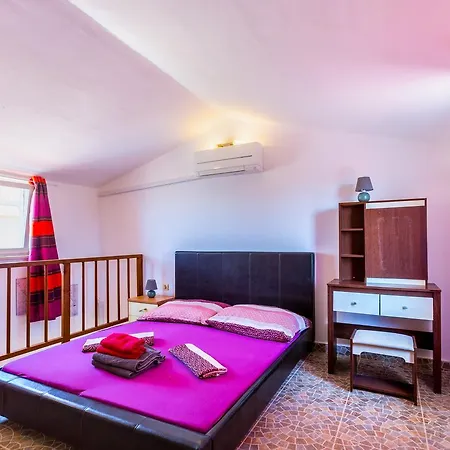 Elisabeth Apartment *